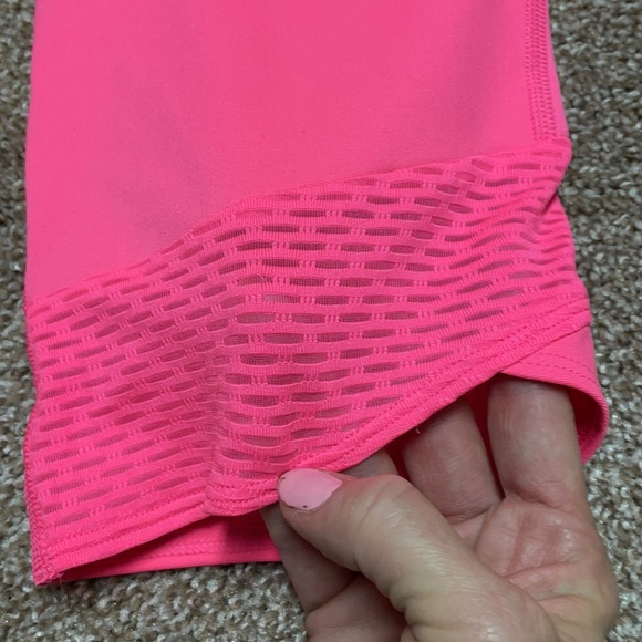 Under Armour Heat Gear Large Breast Cancer Compression Capri Leggings Pink - Picture 5 of 10